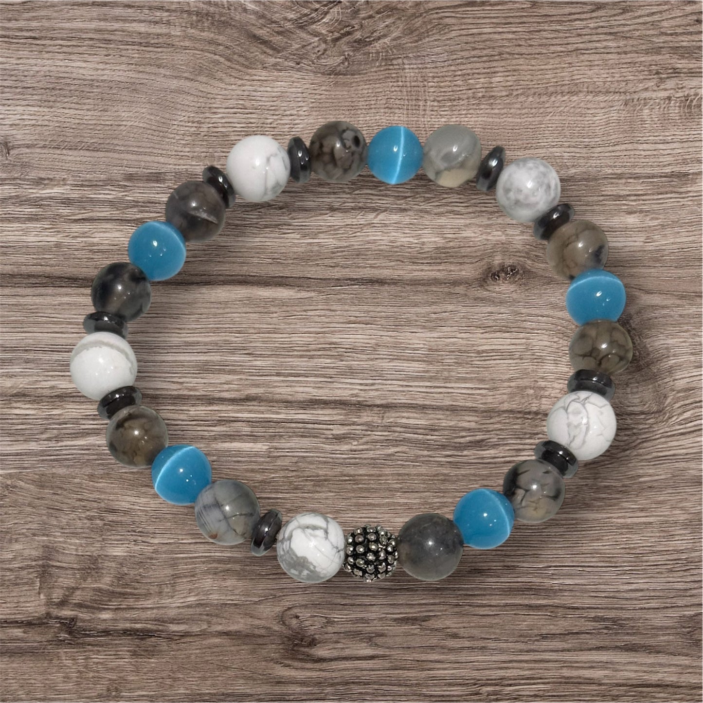 Men’s bracelet with howlite, agate and cat’s eye. 8mm.