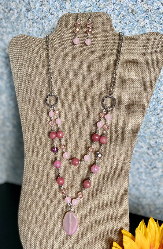 2034. Double necklace with pink agate, jade and crystals