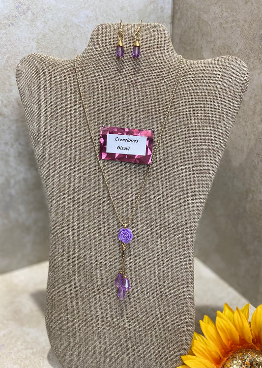 3009. Short necklace with lilac flower and crystal