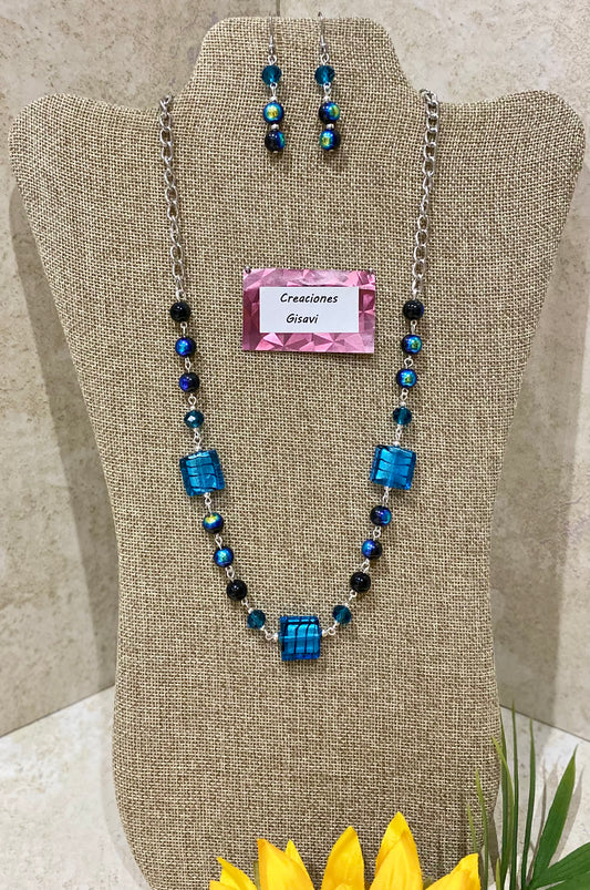 1051. Short necklace with blue and black crystal and murano