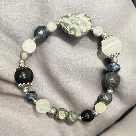 A-GRAY MIX Bracelet with Howlite, Serpentine, Hematite, Selenite, Volcanic, Turmaline and black agate.