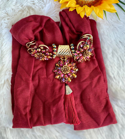 P005. Pashmina roja/vino con cristales