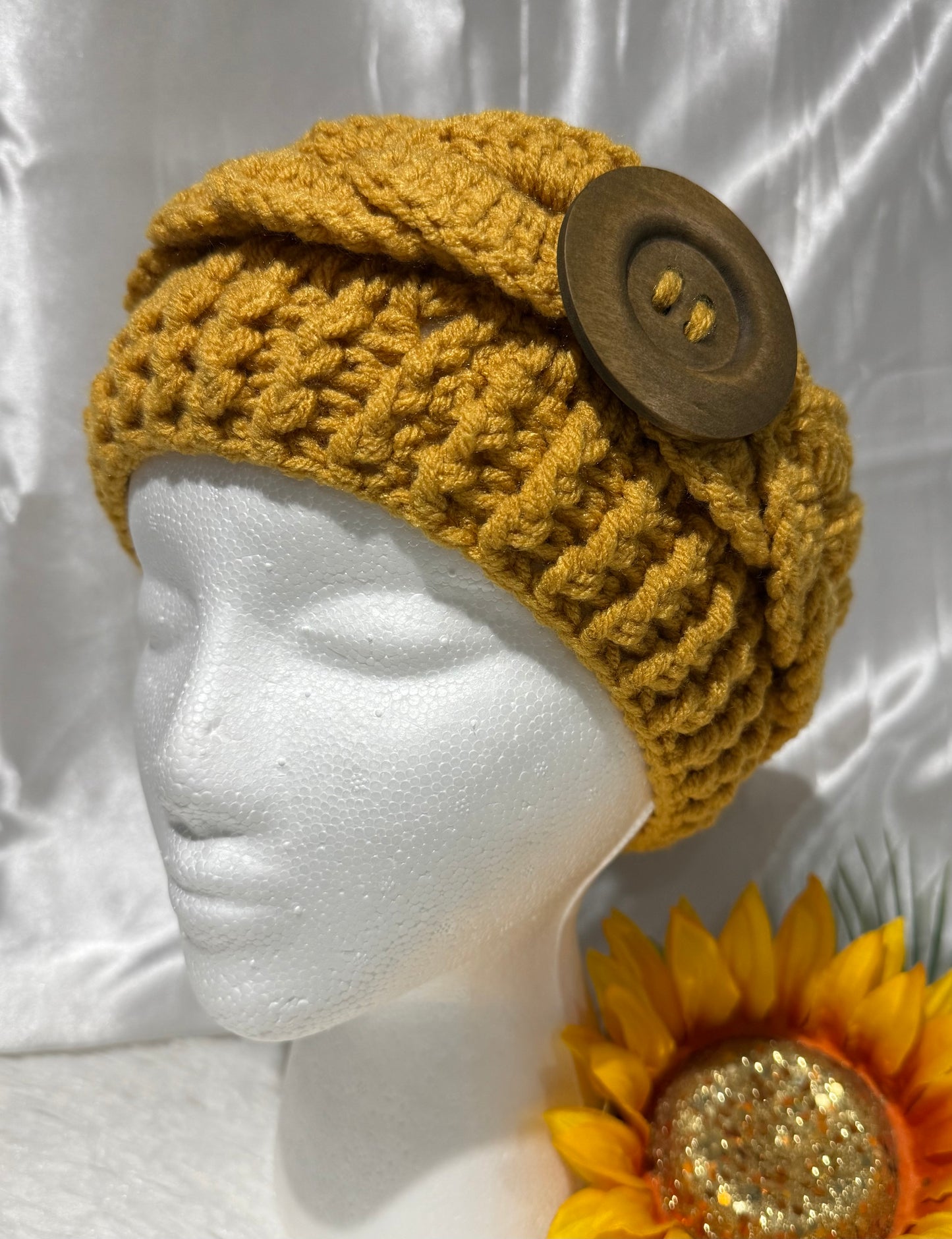 D001. Diadema con botón madera tejida a mano